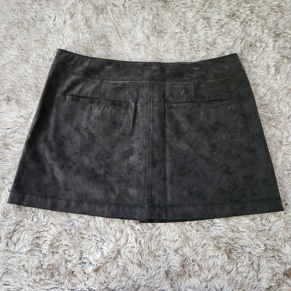 Free People button front